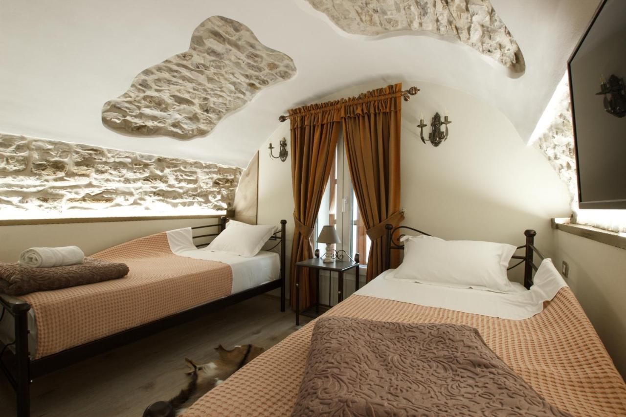 Hotel Ss Kekezi Gjirokastër Eksteriør billede